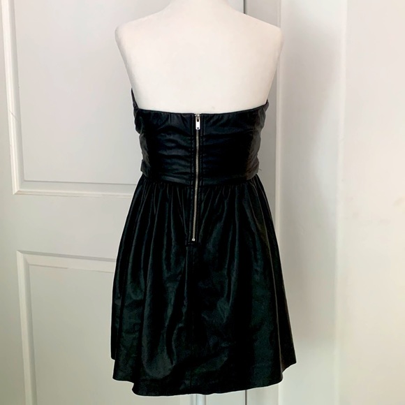 🔥ZARA TRAFALUC Collection Black STRAPLESS Faux LEATHER MINI DRESS🔥 - Picture 2 of 10